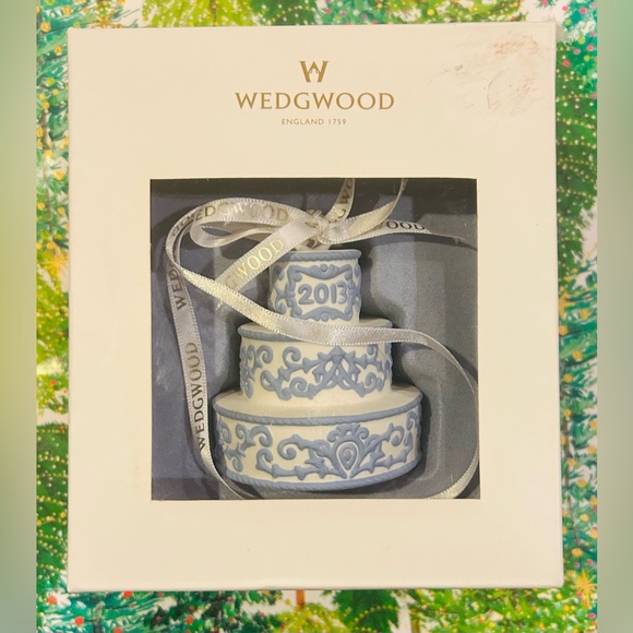 Wedgwood Other - Wedgewood 2013 blue and white ceramic cake Christmas ornament new in box